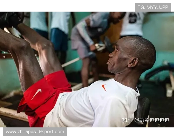 长跑大战：肯尼亚运动员屡创新高，赛事精彩！，肯尼亚长跑训练视频